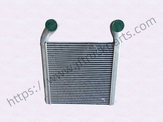 SINOTRUK HOWO A7 SITRAK C7H Kamyon su tankı parçaları için küçük intercooler WG9925530127